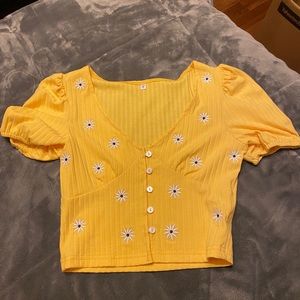 Yellow top with sunflowers